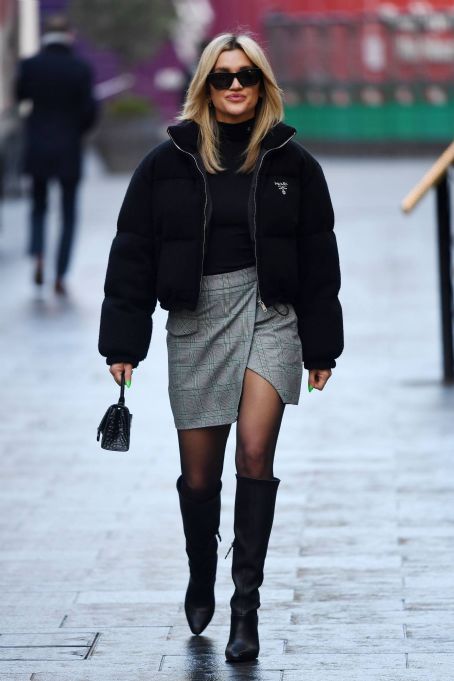 Ashley Roberts – In mini skirt at Global Radio Studios in London