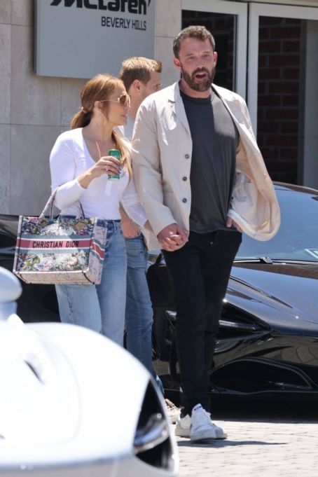 Jennifer Lopez – Shopping for a new Rolls-Royce in Beverly Hills