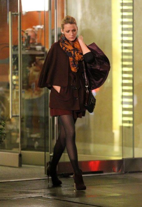 Blake Lively Filming Gossip Girl In New York City Famousfix 0453