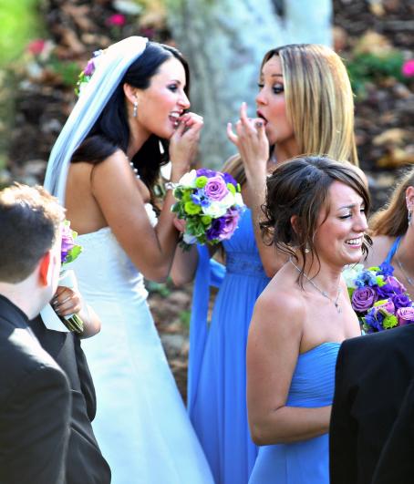 Amanda Bynes Is A Bridesmaid At Her Sister's Wedding, 2008-07-26 ...