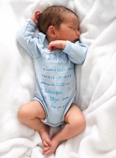 Yolanthe Cabau Sneijder gave birth to a baby boy!