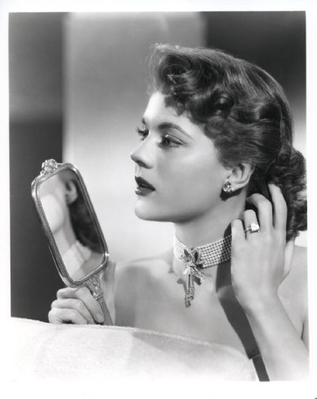 Peggie Castle | Peggie Castle Picture #19326757 - 454 x 572 - FanPix.Net