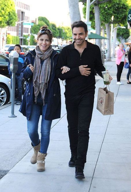 Alessandra Rosaldo and Eugenio Derbez: couple’s relax time - FamousFix