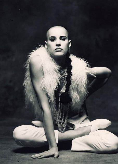 Eve salvail fifth element