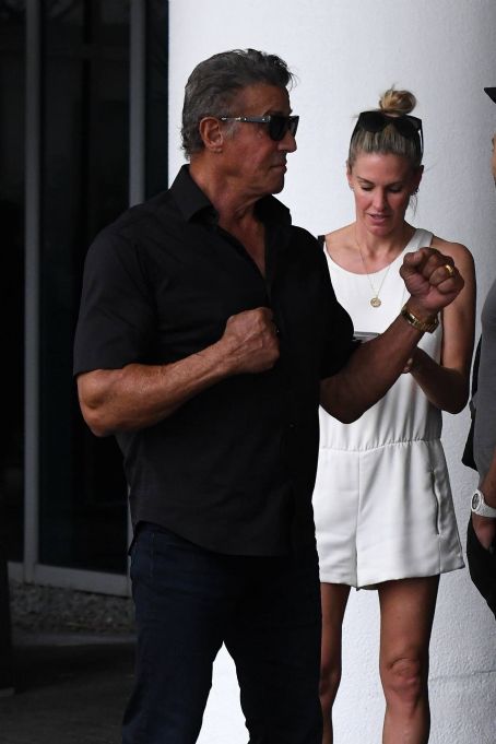 Jennifer Flavin – Leaving the Setai Hotel in Miami | Jennifer Flavin