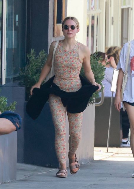 Kristen Bell – Seen after a workout at Studio Metamorphosis Pilates studio in Los Angeles