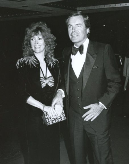 Who is Robert Wagner dating? Robert Wagner girlfriend, wife