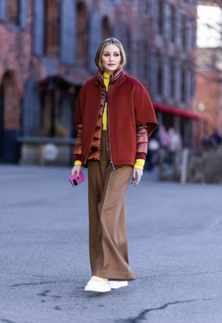 Olivia Palermo – Looks stylish during a photoshoot in New York