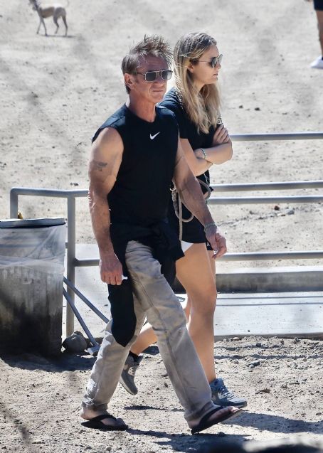 Leila George – Pictured at the Dog Park in Hollywood - FamousFix