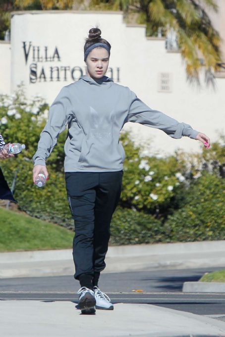 Hailee Steinfeld in Tracksuit – Out in LA