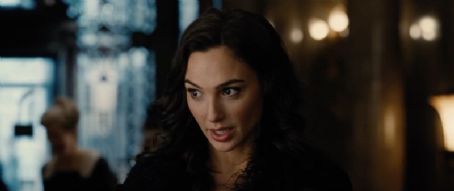 Gal Gadot in Wonder Woman-Trailer Screen Shots (2017) Picture - Photo ...