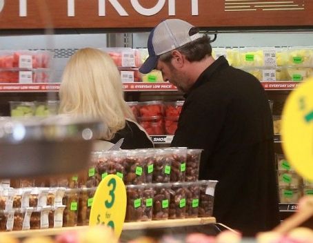 Gwen Stefani and Blake Shelton were spotted taking Gwen's son Apollo Rosedale out for a shopping trip to Whole Foods in Beverly Hills, California on January 13, 2017