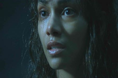 Halle Berry as Miranda Grey in Gothika - 2003 | Halle Berry Picture ...