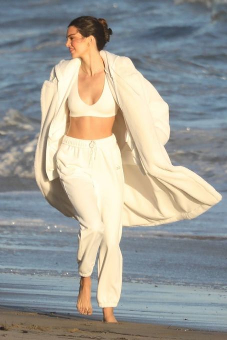 Kendall Jenner – Shooting candids for her Alo Yoga campaign in