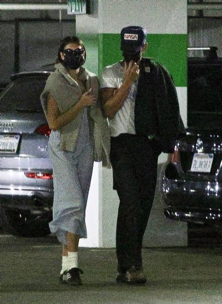 Kaia Gerber With Boyfriend Austin Butler Seen While Out For Dinner In West Hollywood Famousfix 9870