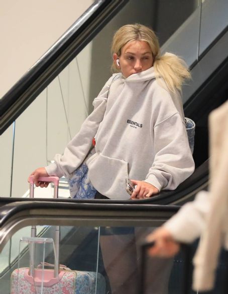 Jamie Lynn Spears – Arrives in Los Angeles ahead of week 2 on DWTS