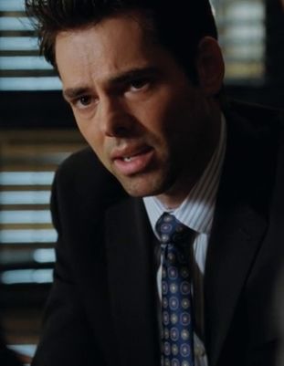 Jason Thompson- as Noah Curtis