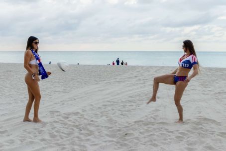 Anais Zanotti and Claudia Romani in Bikini in Miami