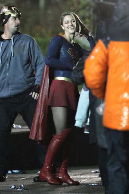 Melissa Benoist Films Scenes for “Supergirl” in Vancouver 09/21/2018