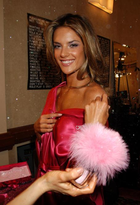 Alessandra Ambrosio 2006