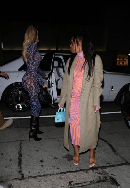 Khloe Kardashian – With Malika Haqq arrive for dinner at Craig’s in West Hollywood