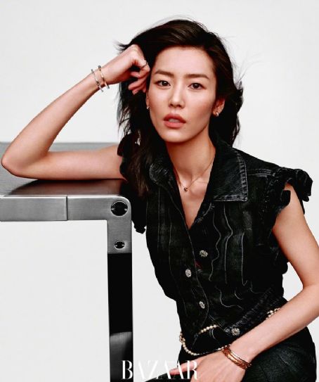 Who is Liu Wen dating? Liu Wen boyfriend, husband