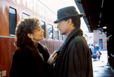 Tom Berenger and Anne Archer