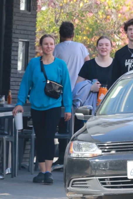 Kristen Bell – Wrapped up a morning workout in Los Feliz