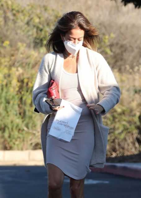 Brooke Burke – Seen at Super Care Drugs Pharmacy in Malibu | Brooke