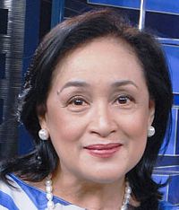 Who is Larry Mumar dating? Larry Mumar girlfriend, wife