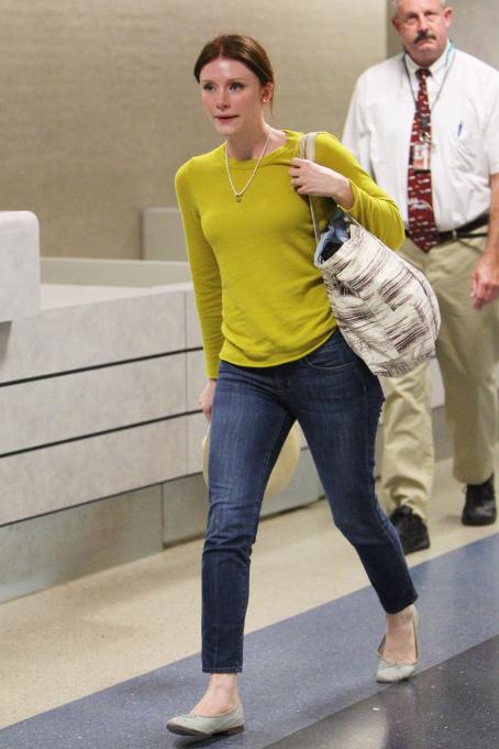 Bryce Dallas Howard - Arriving Into LAX Airport - September 15, 2010