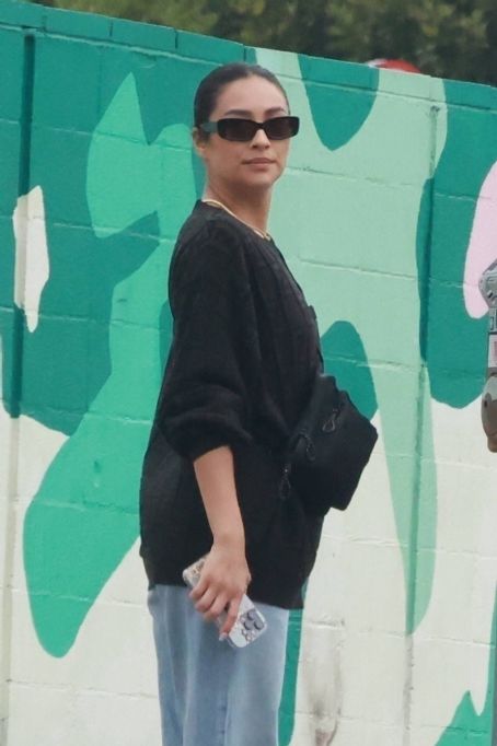 Shay Mitchell – Spotted while out in Los Feliz