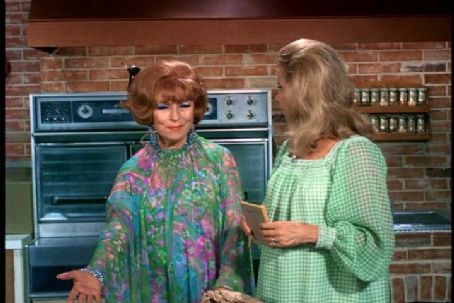 Endora & Sam | Elizabeth Montgomery Picture #26075175 - 454 x 303 ...