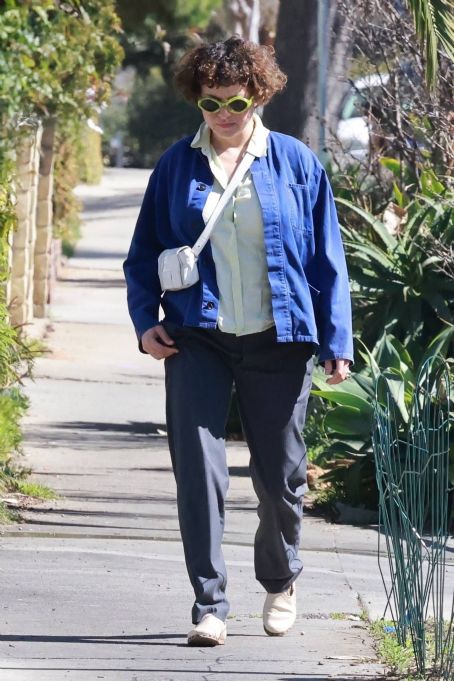 Alia Shawkat – With her father Tony at All Time restaurant in Los ...