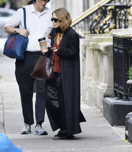 Who is Mary-Kate Olsen dating? Mary-Kate Olsen boyfriend, husband