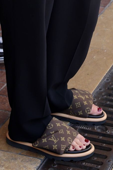 Adèle Exarchopoulos Wearing Louis Vuitton Slippers - Hotel Majestic in  Cannes 07/13/2021 • CelebMafia