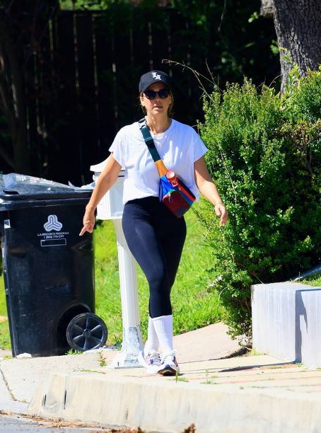 Jessica Alba – Exercising with a walk through Beverly Hills