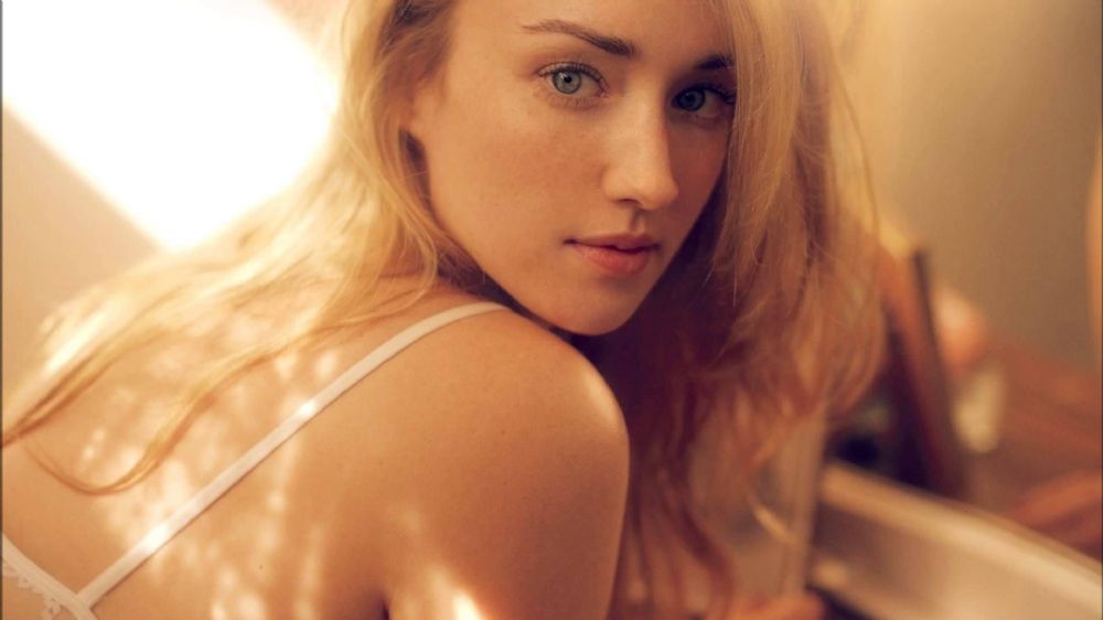 Who is Ashley Johnson married to?