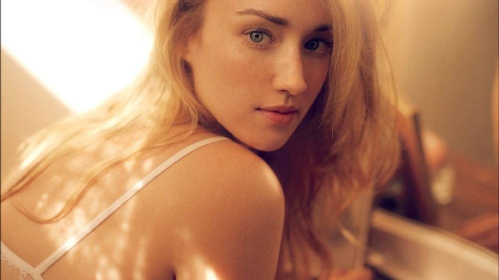 Who is Ashley Johnson dating? Ashley Johnson boyfriend, husband