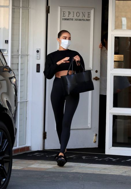Olivia Culpo – Leaving a skincare clinic in Beverly Hills
