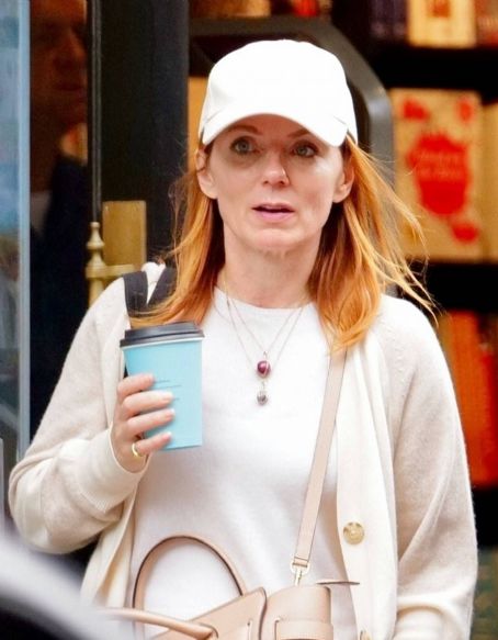 Geri Halliwell – With her daughter Bluebell Madonna Halliwell shopping in North London