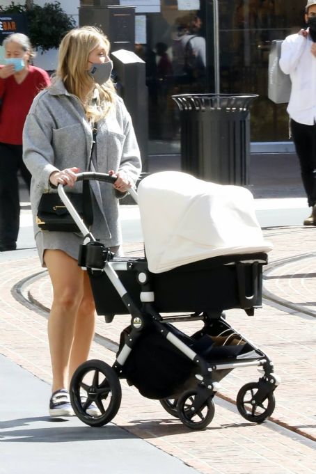 Stassi Schroeder – Steps Out for lunch at The Grove in Los Angeles