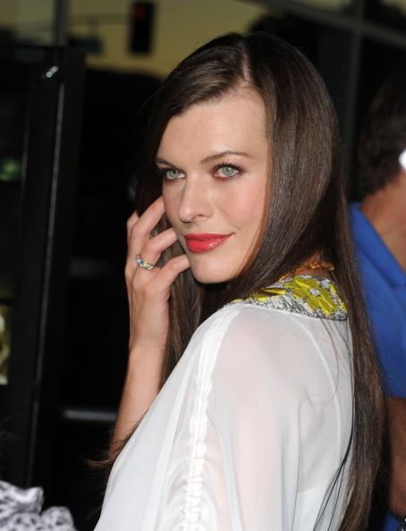 Milla Jovovich - Los Angeles Premiere Of 'A Perfect Getaway' At The ...