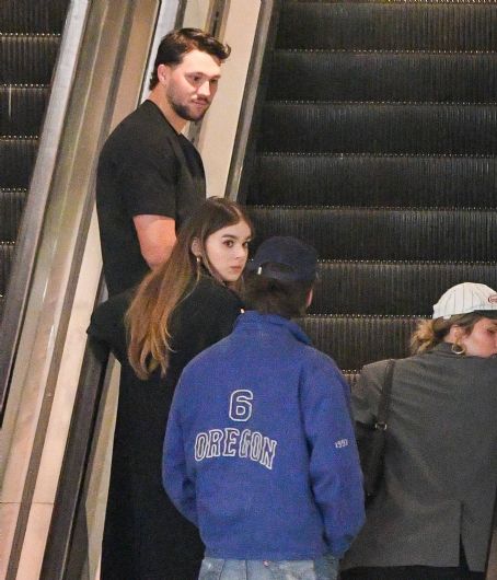 Hailee Steinfeld – With Josh Allen step out in New York