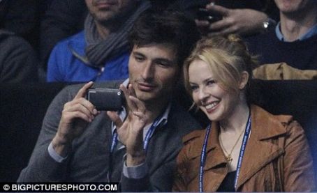 Kylie and Andres steam things up courtside at tennis match
