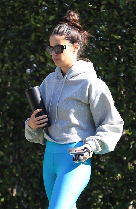 Sara Sampaio – In leggings out for Pilates workout in West Hollywood -  FamousFix.com post