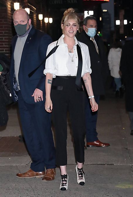 Kristen Stewart – Arrives for an appearance at The Late Show With Stephen Colbert in New York