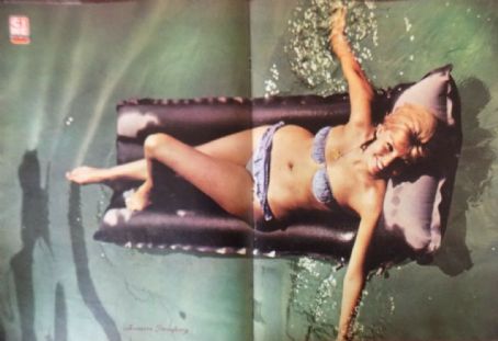Annette Stroyberg - Cine Tele Revue Magazine Pictorial [France] (6 September 1962)