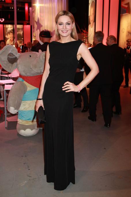 Martina Hill Charity Gala Ein Herz Fur Kinder Berlin 12 12 2009 Famousfix Com Post