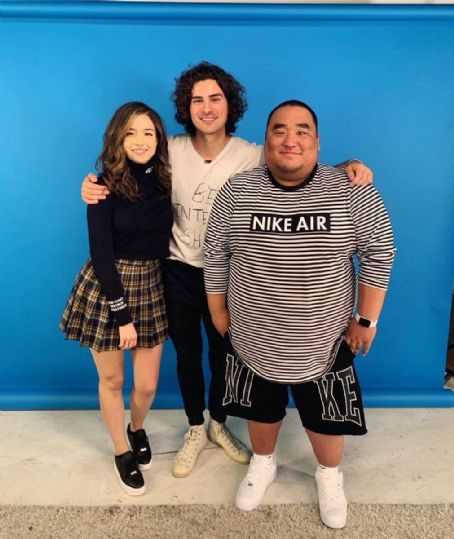 Who is Imane 'Pokimane' Anys dating? Imane 'Pokimane' Anys boyfriend ...